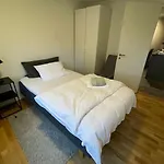 Lys Og Koselig Naert Flyplass Og Tur Terreng Apartmán *