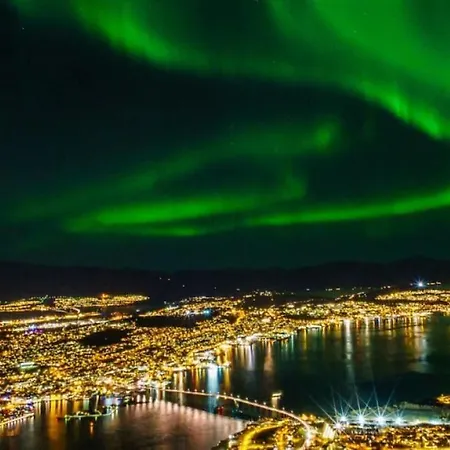 Lys Og Koselig Naert Flyplass Og Tur Terreng * Tromsø