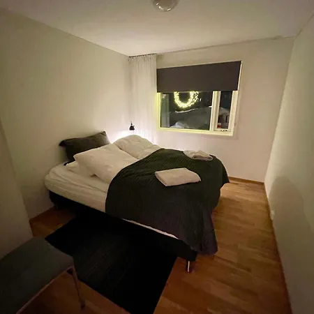 Lys Og Koselig Naert Flyplass Og Tur Terreng