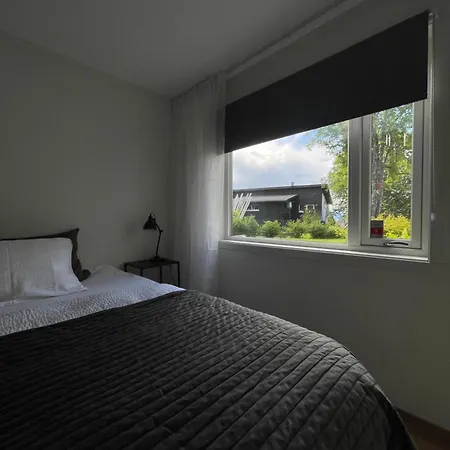 Lys Og Koselig Naert Flyplass Og Tur Terreng Appartement