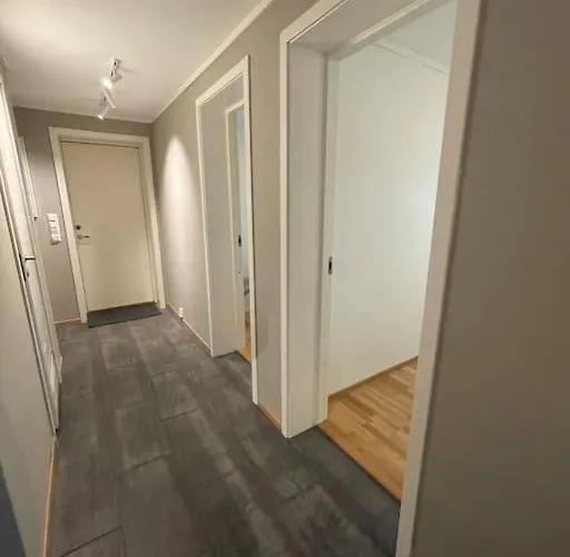 Lys Og Koselig Naert Flyplass Og Tur Terreng *