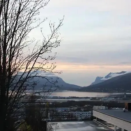 Appartement Lys Og Koselig Naert Flyplass Og Tur Terreng Tromsø