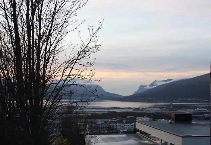 Appartement Lys Og Koselig Naert Flyplass Og Tur Terreng Tromsø